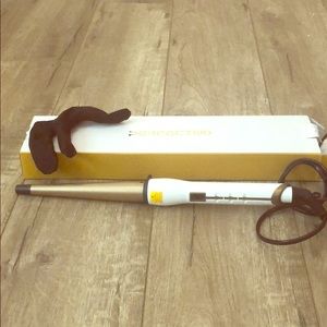 Brand new curling wand